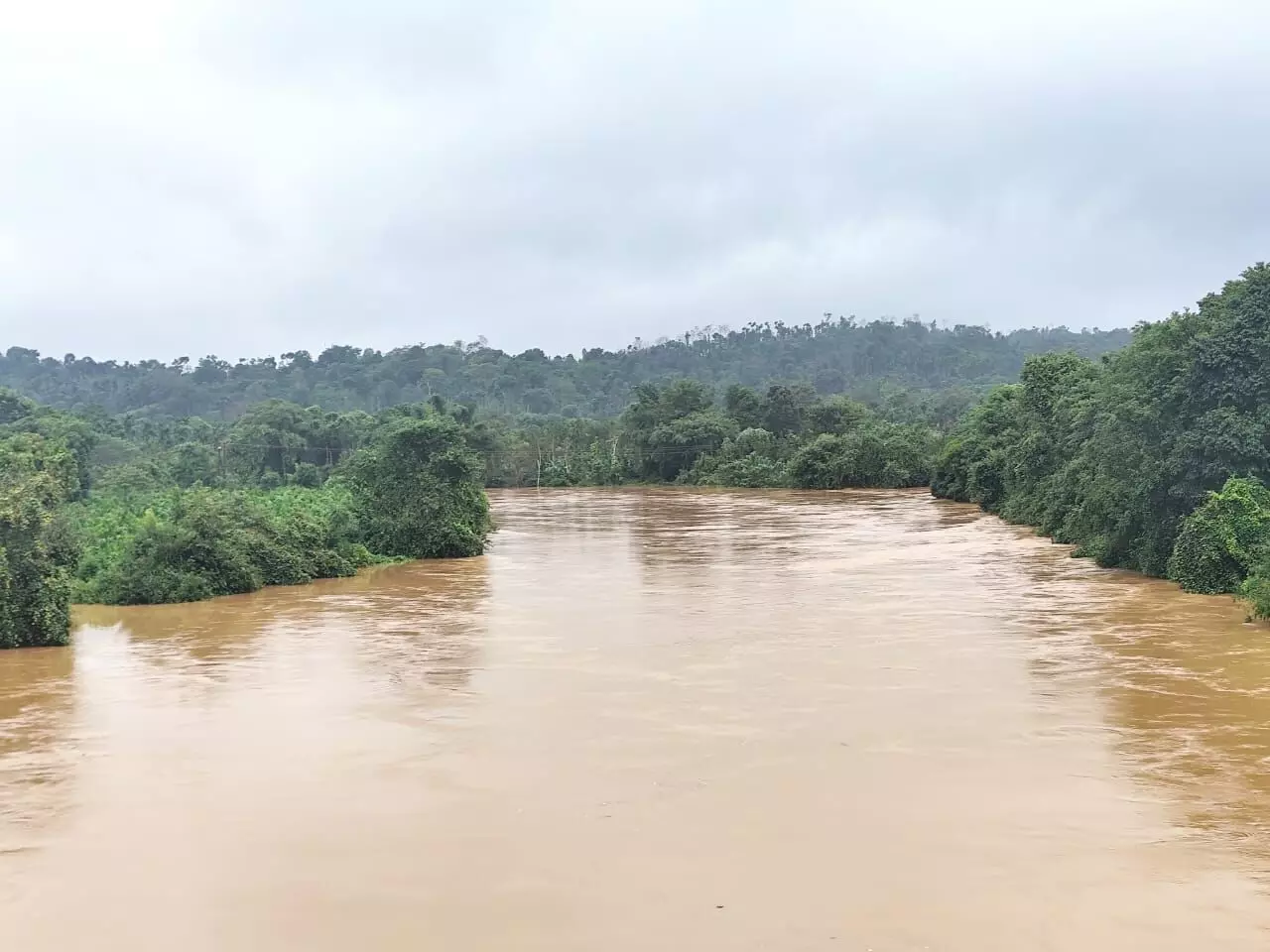 ಚಿಕ್ಕಮಗಳೂರಿನಲ್ಲಿ ಕ್ಷೀಣಿಸಿದ ಮಳೆ; ಹೆಚ್ಚಿದ ಬಿರುಗಾಳಿ ಆರ್ಭಟ