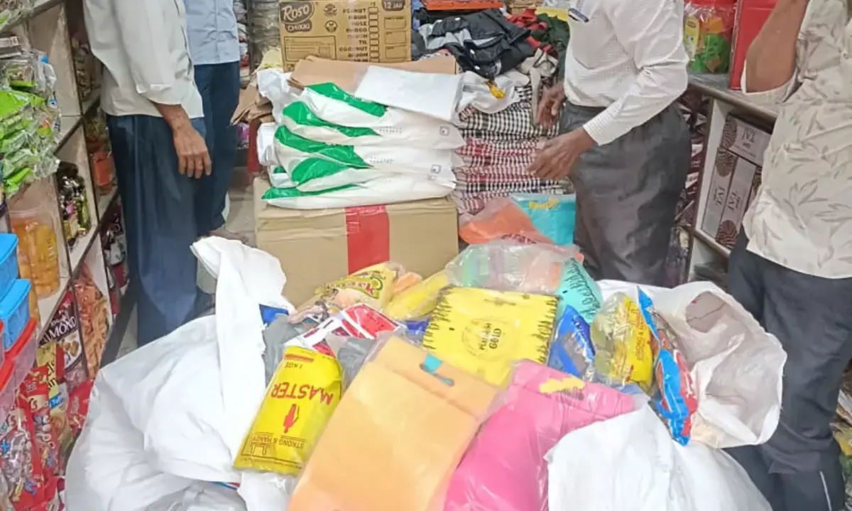 ಉಡುಪಿ ನಗರಸಭೆಯಿಂದ ನಿಷೇಧಿತ ಪ್ಲಾಸ್ಟಿಕ್ ವಶ