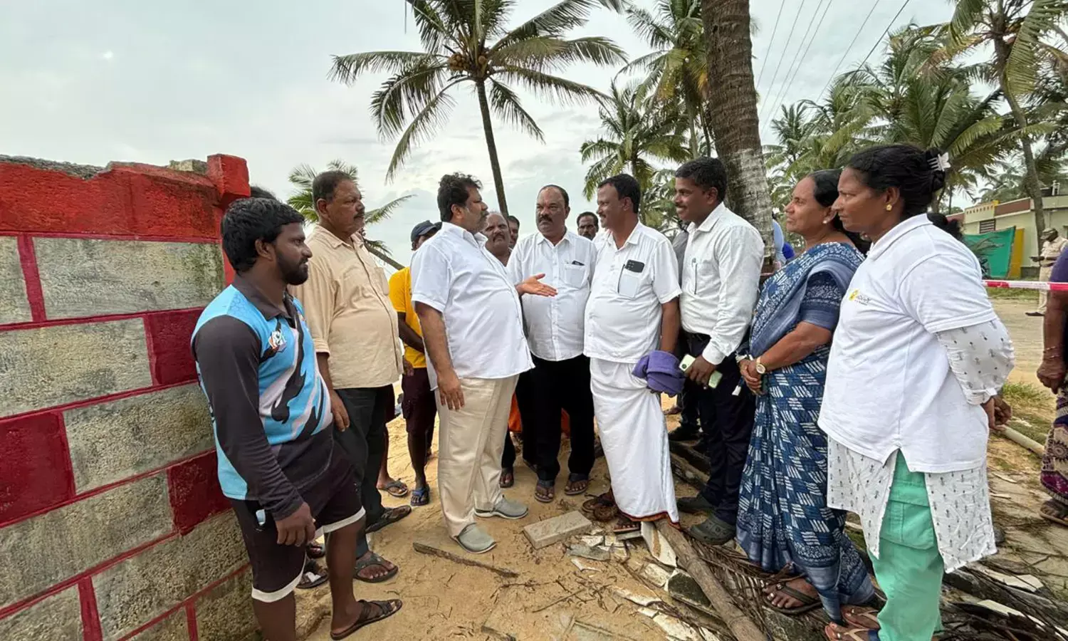 ಪಡುಬಿದ್ರಿ: ನಡಿಪಟ್ಣ ಕಡಲ್ಕೊರೆತ ಪ್ರದೇಶಕ್ಕೆ ಸಚಿವ ಮಂಕಾಳ ವೈದ್ಯ ಭೇಟಿ