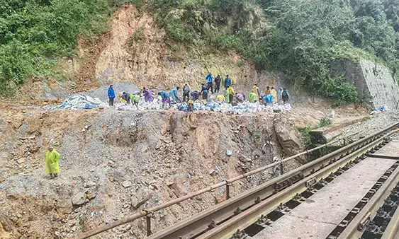 2 ದಿನ ಕಾರವಾರ - ಬೆಂಗಳೂರು ನಡುವಿನ ಎಲ್ಲಾ ರೈಲುಗಳು ರದ್ದು