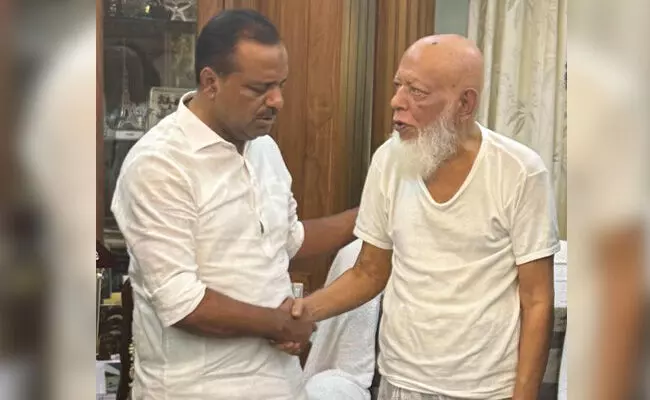 ಮುಸ್ಲಿಂ ಸೆಂಟ್ರಲ್ ಕಮಿಟಿ ಅಧ್ಯಕ್ಷ ಕೆ. ಎಸ್ ಮಸೂದ್ ಅವರನ್ನು ಭೇಟಿಯಾದ ಸ್ಪೀಕರ್ ಯು.ಟಿ ಖಾದರ್ ಮುಸ್ಲಿಂ ಸೆಂಟ್ರಲ್ ಕಮಿಟಿ ಅಧ್ಯಕ್ಷ ಕೆ. ಎಸ್ ಮಸೂದ್ ಅವರನ್ನು ಭೇಟಿಯಾದ ಸ್ಪೀಕರ್ ಯು.ಟಿ ಖಾದರ್