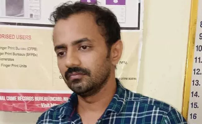 ಬನ್ನೂರು: ಪೊಲೀಸರ ಮೇಲೆ ಹಲ್ಲೆ ಆರೋಪ; ಓರ್ವನ ಬಂಧನ ಬನ್ನೂರು: ಪೊಲೀಸರ ಮೇಲೆ ಹಲ್ಲೆ ಆರೋಪ; ಓರ್ವನ ಬಂಧನ