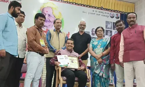 ಪತ್ರಕರ್ತ ವೆಂಕಟೇಶ ಸಂಪ ಅವರಿಗೆ ಬೇಂದ್ರೆ ನುಡಿ ಸಿರಿ ಪ್ರಶಸ್ತಿ ಪ್ರದಾನ