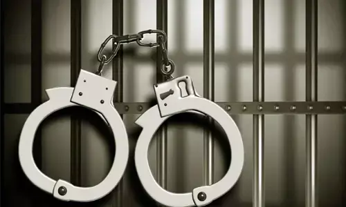 1 ಸಾವಿರ ಕೋಟಿ ರೂ. ಮೌಲ್ಯದ ಸರಕಾರಿ ಭೂಮಿ ವಶ: ಪತ್ರಕರ್ತ ಸೇರಿದಂತೆ 14 ಮಂದಿಯ ಬಂಧನ