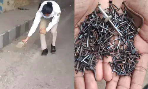 ಬೆಂಗಳೂರು | ರಸ್ತೆಯಲ್ಲಿ ರಾಶಿ ಮೊಳೆಗಳು ಪತ್ತೆ: ಹೆಕ್ಕಿ ತೆಗೆದ ಟ್ರಾಫಿಕ್ ಪೊಲೀಸ್!