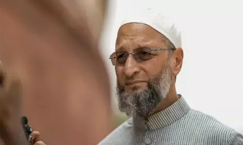 ಕೇಂದ್ರ ಸರಕಾರ ಮುಸ್ಲಿಮರನ್ನು ಅಸ್ಪೃಶ್ಯರಂತೆ ನಡೆಸಿಕೊಳ್ಳುತ್ತಿದೆ: ಅಸದುದ್ದೀನ್ ಉವೈಸಿ ಅಸಮಾಧಾನ