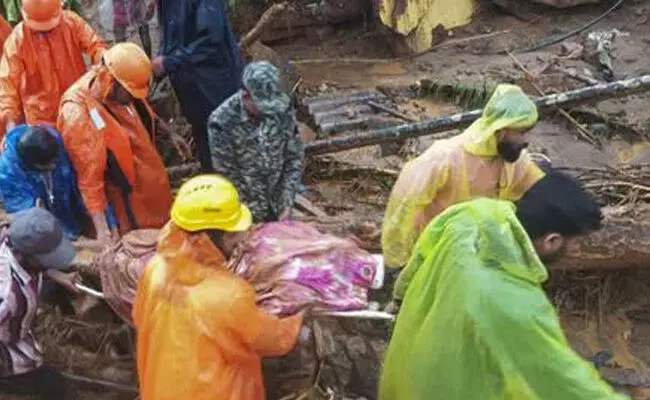 ವಯನಾಡ್ ದುರಂತ | ಮಲಪ್ಪುರಂ ಚಾಲಿಯಾರ್ ನದಿಯಲ್ಲಿ ತೇಲುತ್ತಿರುವ ಮೃತದೇಹಗಳು ವಯನಾಡ್ ದುರಂತ | ಮಲಪ್ಪುರಂ ಚಾಲಿಯಾರ್ ನದಿಯಲ್ಲಿ ತೇಲುತ್ತಿರುವ ಮೃತದೇಹಗಳು