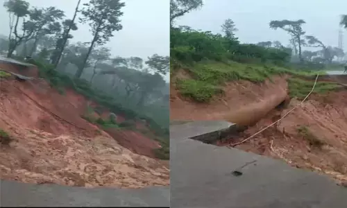 ಭಾರೀ ಮಳೆಗೆ ರಸ್ತೆ ಸಮೇತ ಕುಸಿದ ಭೂಮಿ : ಸಕಲೇಶಪುರ ತಾಲೂಕಿನ ಕುಂಬರಡಿ ಬಳಿ ಘಟನೆ