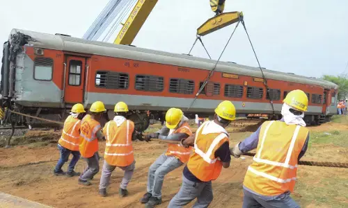 ಹಳಿ ತಪ್ಪಿದ ಹೌರಾ- ಸಿಎಸ್‌ಎಂಟಿ ರೈಲು: ಇಬ್ಬರು ಮೃತ್ಯು, ಹಲವರಿಗೆ ಗಾಯ