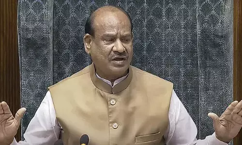 ಸಂಸತ್ತಿನ ಆವರಣದಲ್ಲಿ ರೈತರು ಮಾಧ್ಯಮದೊಂದಿಗಿನ ಮಾತನಾಡಿದ್ದನ್ನು ಉಲ್ಲಂಘನೆ ಎಂದು ಕರೆಯದಿರಿ | ಓಂ ಬಿರ್ಲಾರನ್ನು ಆಗ್ರಹಿಸಿದ ಕಾಂಗ್ರೆಸ್