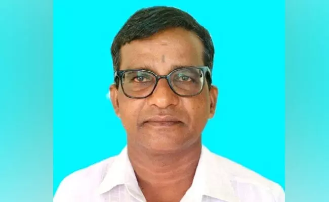 ಸೇವಾ ನಿವೃತ್ತಿ ಹೊಂದಿದ ಕ್ಷೇತ್ರ ಶಿಕ್ಷಣಾಧಿಕಾರಿ ವಿ.ಡಿ ಮೊಗೇರ; ವಿವಿಧ ಶಿಕ್ಷಣ ಸಂಸ್ಥೆ ಮುಖಸ್ಥರಿಂದ ಶುಭ ಹಾರೈಕೆ ಸೇವಾ ನಿವೃತ್ತಿ ಹೊಂದಿದ ಕ್ಷೇತ್ರ ಶಿಕ್ಷಣಾಧಿಕಾರಿ ವಿ.ಡಿ ಮೊಗೇರ; ವಿವಿಧ ಶಿಕ್ಷಣ ಸಂಸ್ಥೆ ಮುಖಸ್ಥರಿಂದ ಶುಭ ಹಾರೈಕೆ