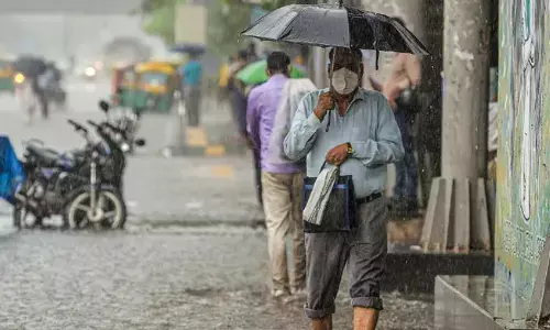 ದೆಹಲಿಯಲ್ಲಿ ವ್ಯಾಪಕ ಮಳೆ, ಜನಜೀವನ ಅಸ್ತವ್ಯಸ್ತ; ಇಬ್ಬರು ಮೃತ್ಯು