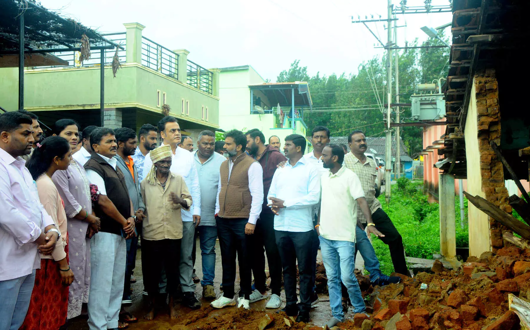 ಕಾಫಿ ಬೆಳೆ ಹಾನಿಗೆ ಪ್ರತೀ ಹೆಕ್ಟೇರ್ ಗೆ 1 ಲಕ್ಷ ರೂ. ಪರಿಹಾರ ನೀಡಬೇಕು: ಡಾ.ಅಶ್ವಥ್ ನಾರಾಯಣ ಕಾಫಿ ಬೆಳೆ ಹಾನಿಗೆ ಪ್ರತೀ ಹೆಕ್ಟೇರ್ ಗೆ 1 ಲಕ್ಷ ರೂ. ಪರಿಹಾರ ನೀಡಬೇಕು: ಡಾ.ಅಶ್ವಥ್ ನಾರಾಯಣ