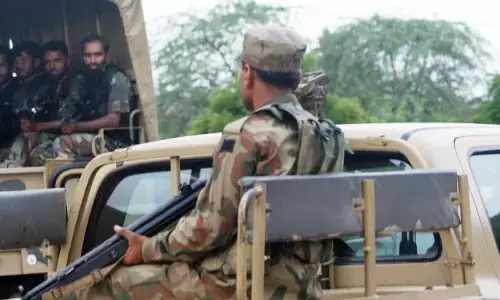 ಪಾಕ್ | ನ್ಯಾಯಾಧೀಶರ ಬೆಂಗಾವಲು ವಾಹನದ ಮೇಲೆ ಗುಂಡಿನ ದಾಳಿ ; ಇಬ್ಬರು ಪೊಲೀಸ್ ಅಧಿಕಾರಿಗಳ ಹತ್ಯೆ