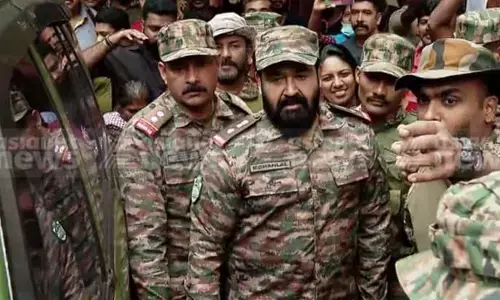 ದುರಂತ ನಡೆದ ಸ್ಥಳಕ್ಕೆ ನಟ ಮೋಹನ್ ಲಾಲ್ ಭೇಟಿ | ಪುನರ್ವಸತಿ ಕಾರ್ಯಗಳಿಗೆ 3 ಕೋಟಿ ರೂ. ನೀಡುವುದಾಗಿ ಘೋಷಣೆ