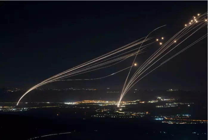 ಇರಾನ್ ನ ಸಂಭಾವ್ಯ ದಾಳಿ ಎದುರಿಸಲು ಇಸ್ರೇಲ್ ಸನ್ನದ್ಧ | ಮಧ್ಯಪ್ರಾಚ್ಯಕ್ಕೆ ಧಾವಿಸಿದ ಅಮೆರಿಕದ ಸೇನಾಧಿಕಾರಿ ಇರಾನ್ ನ ಸಂಭಾವ್ಯ ದಾಳಿ ಎದುರಿಸಲು ಇಸ್ರೇಲ್ ಸನ್ನದ್ಧ | ಮಧ್ಯಪ್ರಾಚ್ಯಕ್ಕೆ ಧಾವಿಸಿದ ಅಮೆರಿಕದ ಸೇನಾಧಿಕಾರಿ