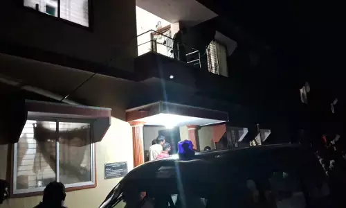 ಬಸ್ರೂರು: ಪತ್ನಿಯನ್ನು ಕಡಿದು ಕೊಲೆಗೆ ಯತ್ನ; ಕತ್ತಿ ಹಿಡಿದು ನಿಂತಿದ್ದ ಆರೋಪಿಯನ್ನು ಸಾಹಸಿಕವಾಗಿ ಬಂಧಿಸಿದ ಪೊಲೀಸರು