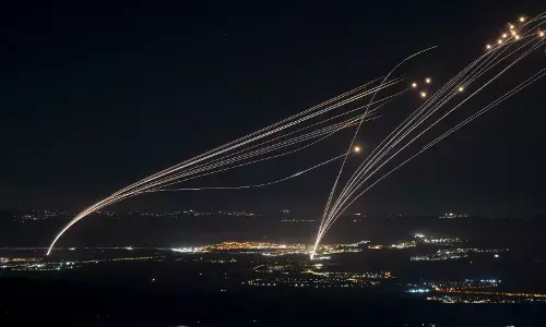 ಇಸ್ರೇಲ್ ವಿರುದ್ಧ ಕ್ಷಿಪಣಿ ದಾಳಿ ಆರಂಭಿಸಿದ ಹಿಜ್ಬುಲ್ಲಾ