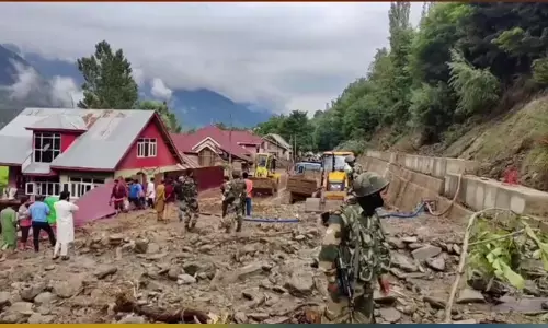 ಕಾಶ್ಮೀರ ಕಣಿವೆಯಲ್ಲಿ ಭೂಕುಸಿತ | ಸಂಪರ್ಕ ಕಡಿದುಕೊಂಡ ಶ್ರೀನಗರ-ಲೇಹ್ ರಾಷ್ಟ್ರೀಯ ಹೆದ್ದಾರಿ