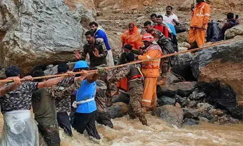 ವಯನಾಡ್ ದುರಂತಕ್ಕೆ ಸಾಕ್ಷಿಯಾದ ಚಾಲಿಯಾರ್ ನದಿಯಲ್ಲಿ ತೇಲಿಬರುತ್ತಿವ ಶವಗಳ ಸಾಲು