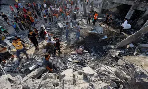 ಗಾಝಾ | ಇಸ್ರೇಲ್ ದಾಳಿಯಲ್ಲಿ 12 ಮೃತ್ಯು