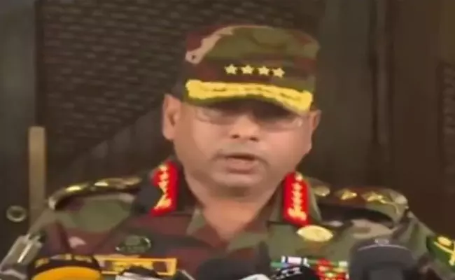 ಬಾಂಗ್ಲಾದೇಶ | ಮಧ್ಯಂತರ ಸರಕಾರ ರಚನೆ : ಸೇನಾ ಪಡೆಗಳ ಮುಖ್ಯಸ್ಥರ ಘೋಷಣೆ ಬಾಂಗ್ಲಾದೇಶ | ಮಧ್ಯಂತರ ಸರಕಾರ ರಚನೆ : ಸೇನಾ ಪಡೆಗಳ ಮುಖ್ಯಸ್ಥರ ಘೋಷಣೆ