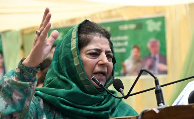 ವಿಧಿ 370 ರದ್ಧತಿಗೆ 5ನೇ ವರ್ಷ | ಪಿಡಿಪಿ, ಎನ್ಸಿ ನಾಯಕರಿಂದ ಗೃಹ ಬಂಧನದ ಆರೋಪ ವಿಧಿ 370 ರದ್ಧತಿಗೆ 5ನೇ ವರ್ಷ | ಪಿಡಿಪಿ, ಎನ್ಸಿ ನಾಯಕರಿಂದ ಗೃಹ ಬಂಧನದ ಆರೋಪ