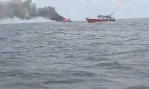 ಮಂಗಳೂರು: ಮೀನುಗಾರಿಕೆಗೆ ತೆರಳಿದ್ದ ಬೋಟ್ ಬೆಂಕಿಗಾಹುತಿ