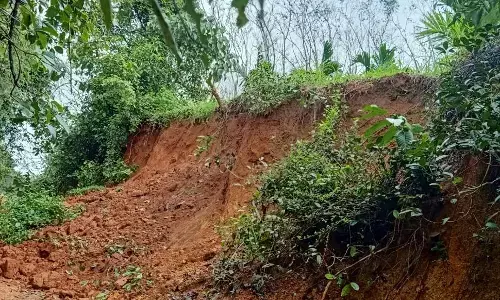 ಉಪ್ಪಿನಂಗಡಿ | ದರೆ ಕುಸಿತ: ಮನೆ, ತೋಟ ಅಪಾಯದಲ್ಲಿ