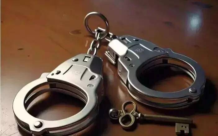 ಬೆಂಗಳೂರು |  ಪೊಲೀಸರಿಂದಲೇ ಹಣ ಸುಲಿಗೆ ಮಾಡುತ್ತಿದ್ದ ಆರೋಪಿಯ ಬಂಧನ