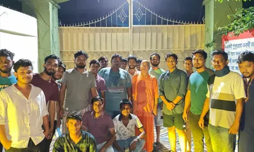 ಪ್ರತಿಭಟನೆಗಳ ನಡುವೆ ಬಾಂಗ್ಲಾದಲ್ಲಿ ದೇವಳಗಳ ರಕ್ಷಣೆಗೆ ನಿಂತ ಮುಸ್ಲಿಂ ವಿದ್ಯಾರ್ಥಿಗಳು; ವಿಡಿಯೋ ವೈರಲ್