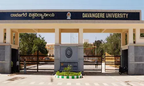 ದಾವಣಗೆರೆ | ಬಿಕಾಂ ಪರೀಕ್ಷೆಗೆ ಪ್ರಶ್ನೆ ಪತ್ರಿಕೆ ಜೊತೆ ಮುದ್ರಿತ ಉತ್ತರ ನೀಡಿದ ವಿವಿ!