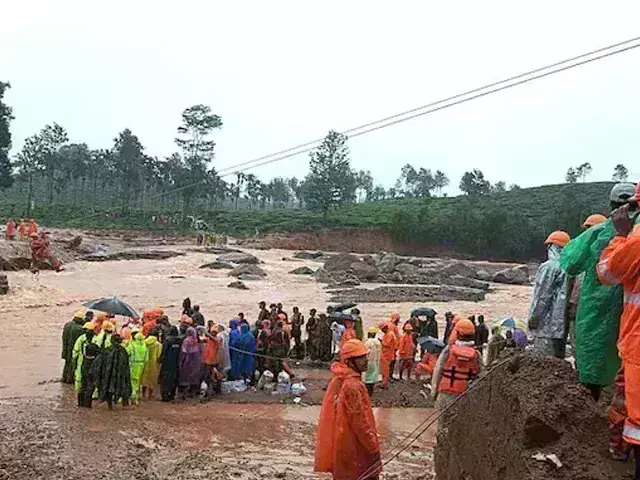 ವಯನಾಡ್‌ ಭೂಕುಸಿತ: ಪರಿಹಾರ ಕಾರ್ಯದಲ್ಲಿ ಭಾಗಿಯಾಗಿರುವ ಘನಯಂತ್ರ ಚಾಲಕರಿಗೂ ಮಾನಸಿಕ ಆರೋಗ್ಯ ಕೌನ್ಸೆಲಿಂಗ್‌