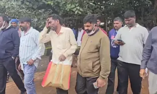 ಬೆಳಗಾವಿ | ಅಗ್ನಿ ದುರಂತದಲ್ಲಿ ಮಡಿದ ಮಗನ ಮೃತದೇಹದ ಅವಶೇಷಗಳನ್ನು ಕೈಚೀಲದಲ್ಲಿ ಹಾಕಿ ತಂದೆಗೆ ನೀಡಿದರು!