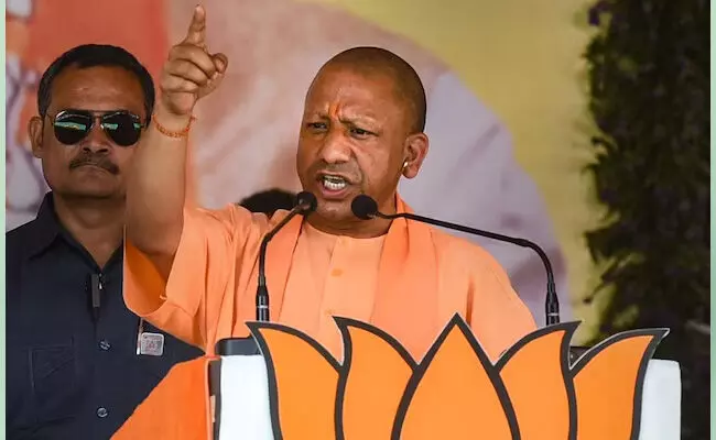 ರೋಮಿಯೊ ನಿಗ್ರಹ ತಂಡಗಳನ್ನು ಮರು ಪರಿಚಯಿಸಲಿರುವ ಉತ್ತರ ಪ್ರದೇಶ ಸರಕಾರ ರೋಮಿಯೊ ನಿಗ್ರಹ ತಂಡಗಳನ್ನು ಮರು ಪರಿಚಯಿಸಲಿರುವ ಉತ್ತರ ಪ್ರದೇಶ ಸರಕಾರ