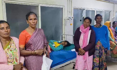 ಹಾಸನ |  ಭತ್ತ ನಾಟಿ ಮಾಡುತ್ತಿದ್ದ ವೇಳೆ ಸಿಡಿಲು ಬಡಿತ : 15 ಜನ ಆಸ್ಪತ್ರೆಗೆ ದಾಖಲು, ಓರ್ವ ಮಹಿಳೆ ಗಂಭೀರ