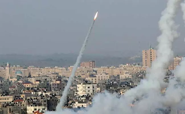 ಗಾಝಾದ ಮೇಲೆ ಇಸ್ರೇಲ್ ದಾಳಿಗೆ ಪ್ರತಿಕಾರ | ಟೆಲ್ ಅವೀವ್ ಮೇಲೆ ಕ್ಷಿಪಣಿ ದಾಳಿ ನಡೆಸಿದ ಹಮಾಸ್ ಗಾಝಾದ ಮೇಲೆ ಇಸ್ರೇಲ್ ದಾಳಿಗೆ ಪ್ರತಿಕಾರ | ಟೆಲ್ ಅವೀವ್ ಮೇಲೆ ಕ್ಷಿಪಣಿ ದಾಳಿ ನಡೆಸಿದ ಹಮಾಸ್