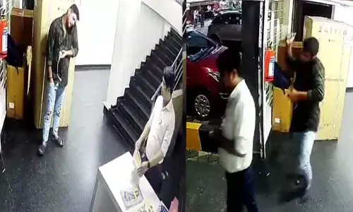 ಉಡುಪಿ : ಗೃಹೋಪಯೋಗಿ ಮಳಿಗೆ ಮ್ಯಾನೇಜರ್‌ಗೆ ಚೂರಿ ಇರಿತ : ಆರೋಪಿ ಸೆಕ್ಯುರಿಟಿ ಗಾರ್ಡ್ ಬಂಧನ