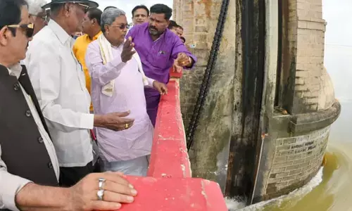 ತುಂಗಭದ್ರಾ ಅಣೆಕಟ್ಟೆಗೆ ಸಿಎಂ ಸಿದ್ದರಾಮಯ್ಯ ಭೇಟಿ, ಪರಿಶೀಲನೆ