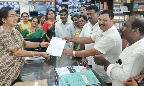 ರಸ್ತೆ ದುರಸ್ತಿಗೆ ಆಗ್ರಹಿಸಿ ಉಡುಪಿ ಬ್ಲಾಕ್ ಕಾಂಗ್ರೆಸ್‌ನಿಂದ ಡಿಸಿಗೆ ಮನವಿ