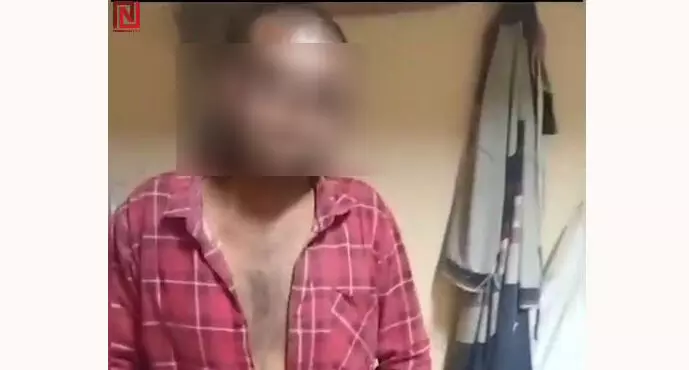 ಬೆಂಗಳೂರು | ಬಾಕಿ ಸಂಬಳ ಕೇಳಿದ ಕೆಲಸಗಾರನನ್ನು ನಗ್ನಗೊಳಿಸಿ ಹಲ್ಲೆಗೈದ ಅಂಗಡಿ ಮಾಲಕ ಬೆಂಗಳೂರು | ಬಾಕಿ ಸಂಬಳ ಕೇಳಿದ ಕೆಲಸಗಾರನನ್ನು ನಗ್ನಗೊಳಿಸಿ ಹಲ್ಲೆಗೈದ ಅಂಗಡಿ ಮಾಲಕ