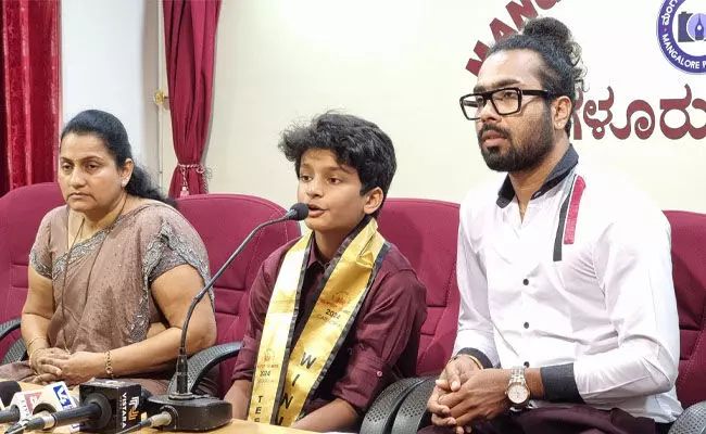 ಮಿಸ್ಟರ್ ಟೀನ್ ಸೂಪರ್ ಗ್ಲೋಬ್ ಪ್ರಶಸ್ತಿ ಗೆದ್ದ ಮಂಗಳೂರಿನ ಬಾಲಕ ಮಿಸ್ಟರ್ ಟೀನ್ ಸೂಪರ್ ಗ್ಲೋಬ್ ಪ್ರಶಸ್ತಿ ಗೆದ್ದ ಮಂಗಳೂರಿನ ಬಾಲಕ