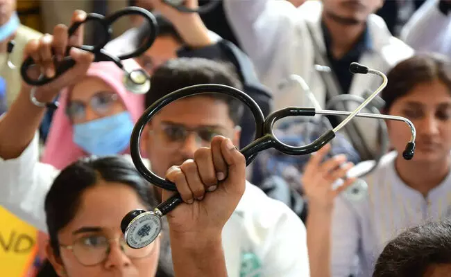 ಕೋಲ್ಕತಾ ವೈದ್ಯೆಯ ಅತ್ಯಾಚಾರ, ಕೊಲೆ ಪ್ರಕರಣ ; ಸಾಮೂಹಿಕ ಅತ್ಯಾಚಾರದ ಶಂಕೆ