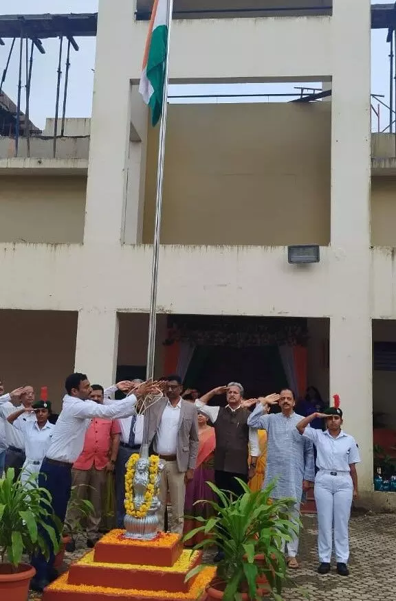 ದೇರಳಕಟ್ಟೆ: ನಿಟ್ಟೆ ವಿವಿಯಲ್ಲಿ ಸ್ವಾತಂತ್ರ್ಯೋತ್ಸವ ದೇರಳಕಟ್ಟೆ: ನಿಟ್ಟೆ ವಿವಿಯಲ್ಲಿ ಸ್ವಾತಂತ್ರ್ಯೋತ್ಸವ