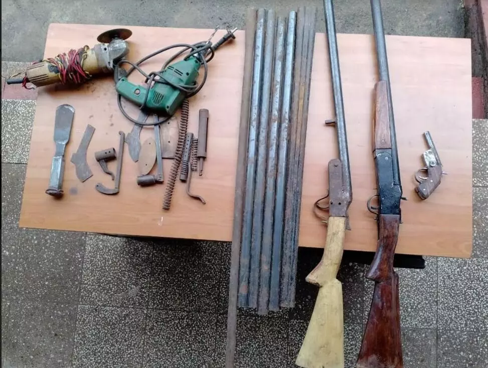 ಮಡಿಕೇರಿ | ಅಕ್ರಮ ನಾಡ ಬಂದೂಕು ತಯಾರಿ : ಆರೋಪಿ, ಖರೀದಿದಾರರ ಬಂಧನ