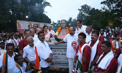 ಹೆಬ್ರಿ| ಪಡುಕುಡೂರಿನಲ್ಲಿ ಸ್ವಾತಂತ್ರ್ಯ ಹೋರಾಟಗಾರ ಎಂ.ಡಿ.ಅಧಿಕಾರಿ ಪುತ್ಥಳಿ ಪ್ರತಿಷ್ಠಾಪನೆ; ಲೋಕಾರ್ಪಣೆ