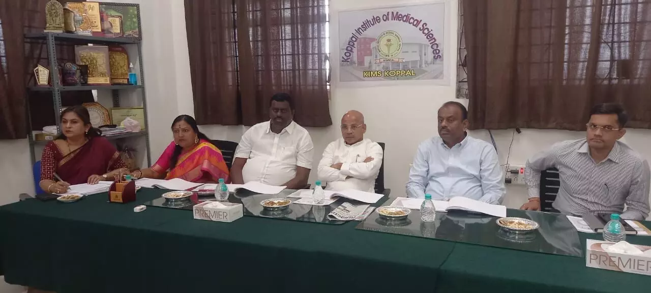 ಅವ್ಯವಹಾರ ಎಸಗಿ ಕಿಮ್ಸ್ ಹೆಸರಿಗೆ ಮಸಿ ಬಳಿದರೆ ಮುಲಾಜಿಲ್ಲದೇ ಕ್ರಮ: ಡಾ.ಶರಣಪ್ರಕಾಶ ಪಾಟೀಲ ಎಚ್ಚರಿಕೆ ಅವ್ಯವಹಾರ ಎಸಗಿ ಕಿಮ್ಸ್ ಹೆಸರಿಗೆ ಮಸಿ ಬಳಿದರೆ ಮುಲಾಜಿಲ್ಲದೇ ಕ್ರಮ: ಡಾ.ಶರಣಪ್ರಕಾಶ ಪಾಟೀಲ ಎಚ್ಚರಿಕೆ