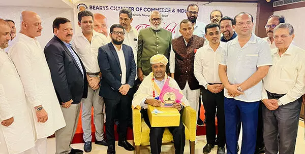 ಮಂಗಳೂರು: ಬಿಸಿಸಿಐ ವತಿಯಿಂದ ಡಾ.ಯು.ಟಿ. ಇಫ್ತಿಕಾರ್ ಅಲಿಗೆ ಸನ್ಮಾನ ಮಂಗಳೂರು: ಬಿಸಿಸಿಐ ವತಿಯಿಂದ ಡಾ.ಯು.ಟಿ. ಇಫ್ತಿಕಾರ್ ಅಲಿಗೆ ಸನ್ಮಾನ