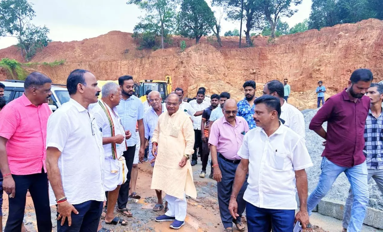 ಸೌಡ: ಅಂಬೇಡ್ಕರ್ ವಸತಿ ಶಾಲೆ ಪ್ರದೇಶಕ್ಕೆ ಗೋಪಾಲ ಪೂಜಾರಿ ಭೇಟಿ