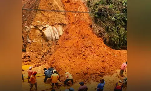 ಸಕಲೇಶಪುರ ಬಳಿ ಮತ್ತೆ ಭೂಕುಸಿತ : ಬೆಂಗಳೂರು-ಮಂಗಳೂರು ನಡುವಿನ ರೈಲುಗಳ ಸಂಚಾರ ಸ್ಥಗಿತ